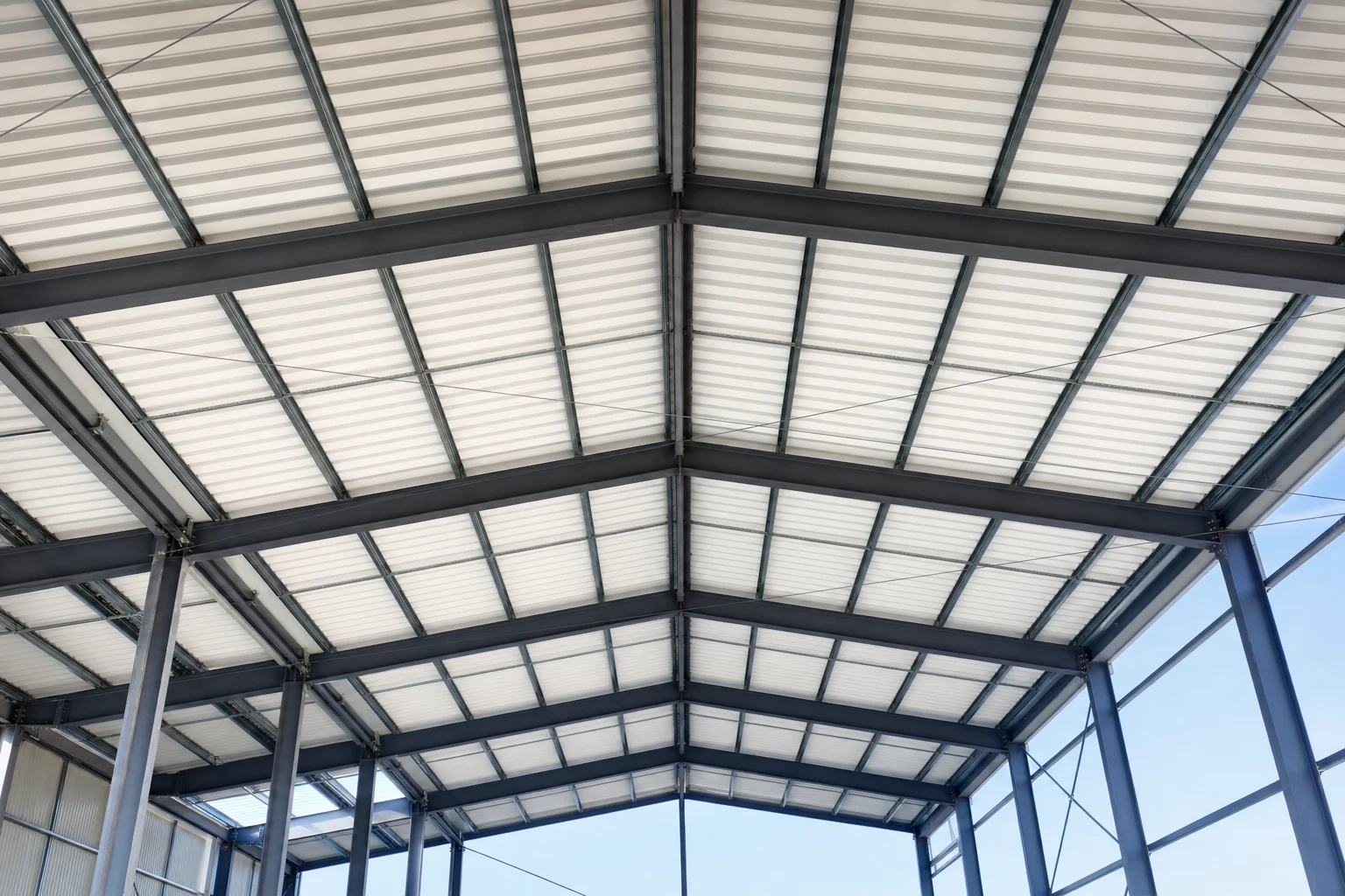 Load-bearing capacity and span of sandwich panels — matching thickness to support spacing