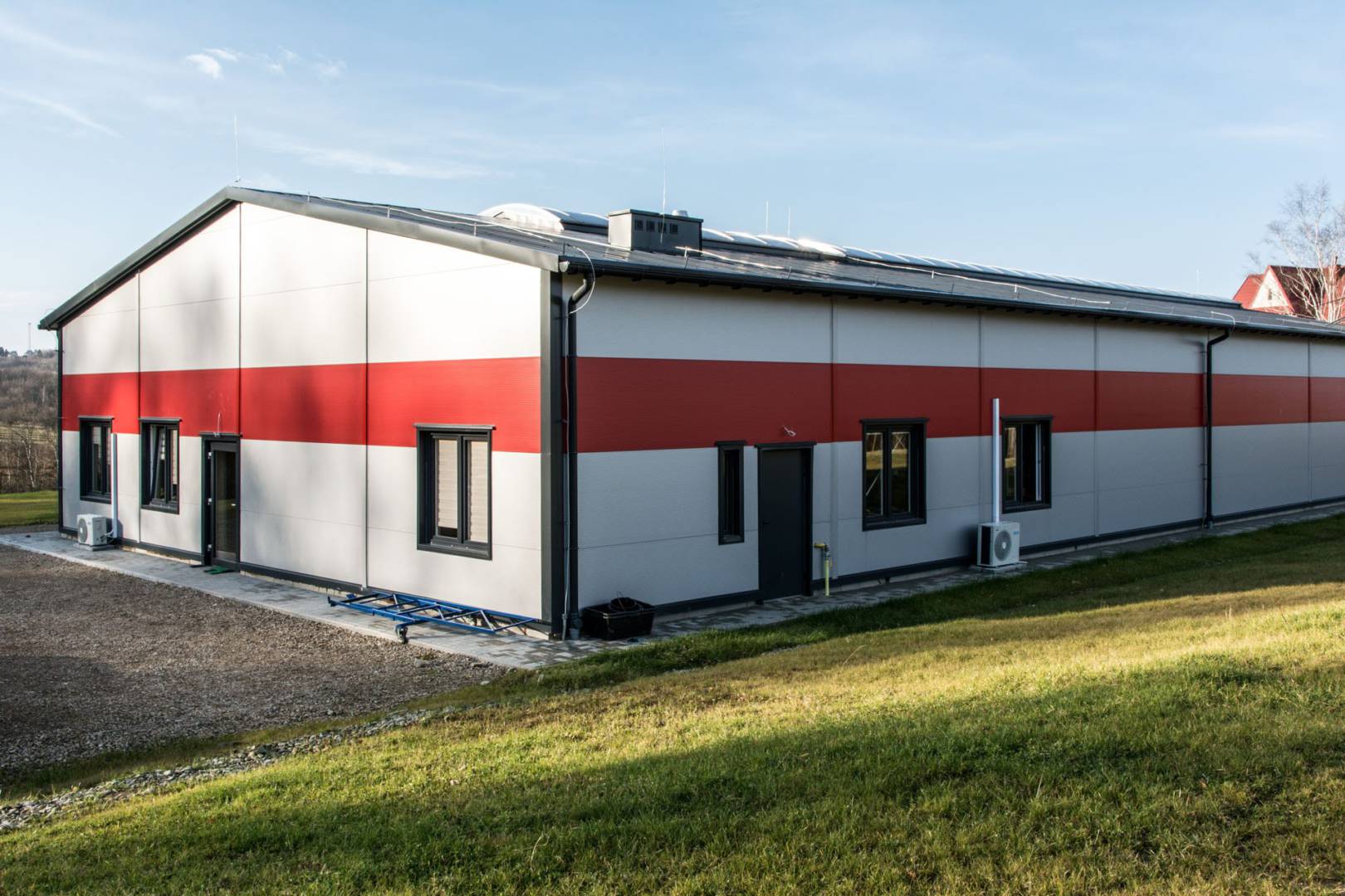 Výrobní hala ze sendvičových panelů GORLICKA — | BOKKA