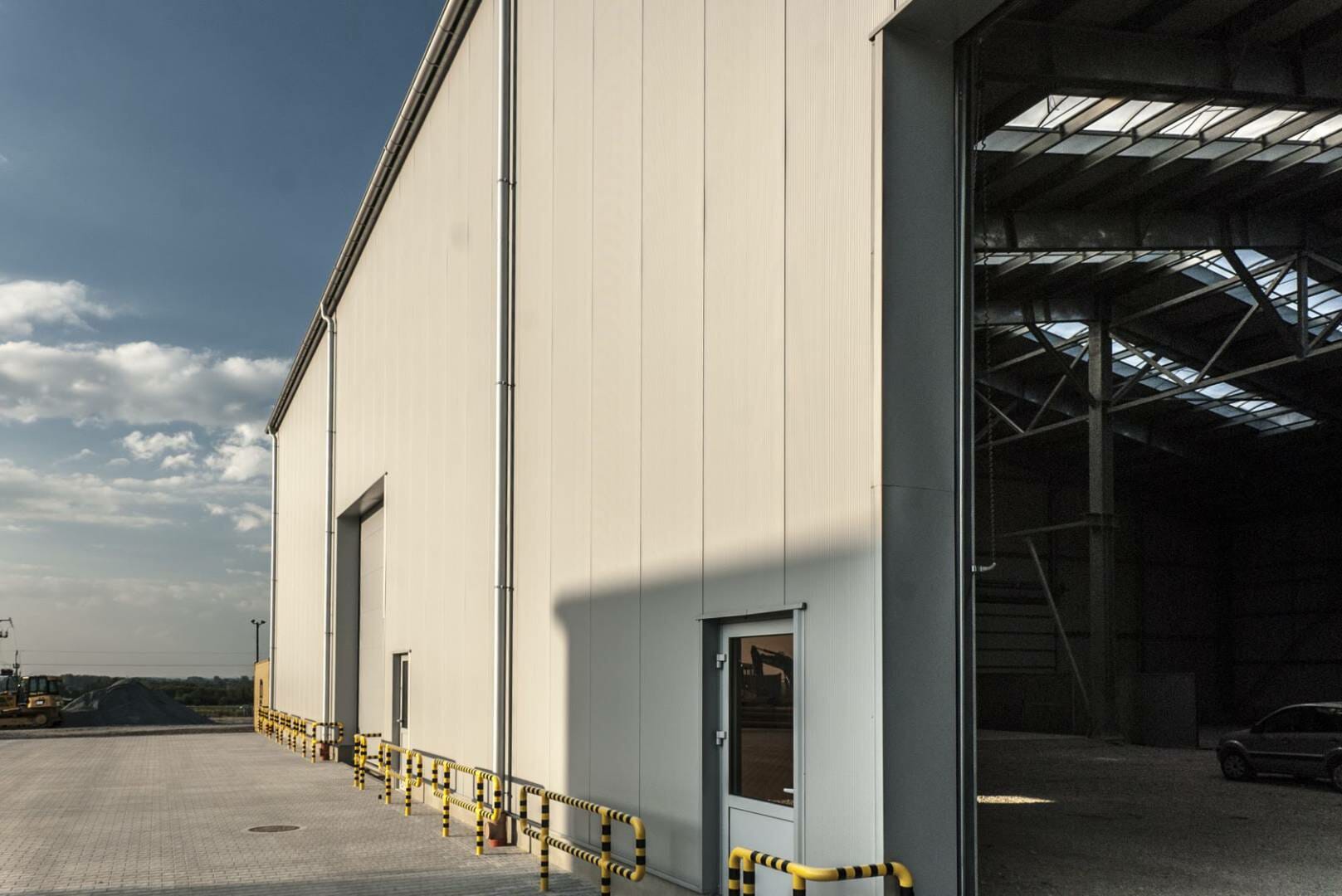 REMBRUK — Storage Hall with GORLICKA Panels — case | BOKKA — zdjęcie 1