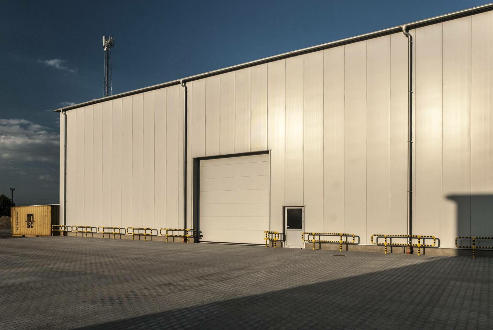 REMBRUK — Storage Hall with GORLICKA Panels — case | BOKKA — zdjęcie 2